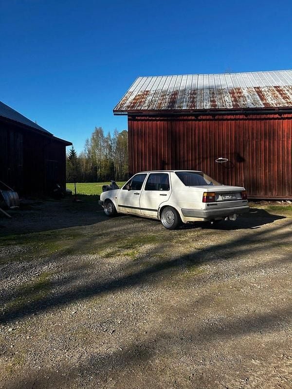 Begagnad 1986 VW Jetta Sedan | 16 000 kr - Bild 1/4