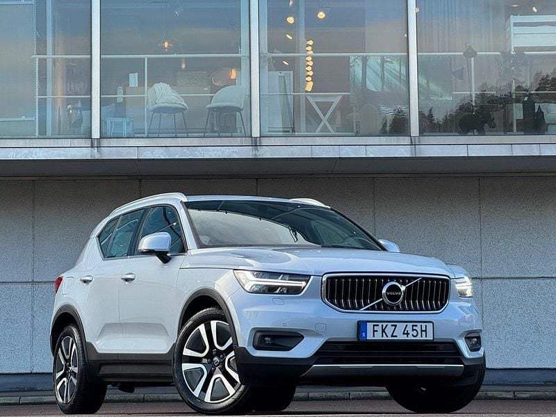 Silver Begagnad 2021 Volvo XC40 Inscription SUV | 259 900 kr (Bra pris) - Bild 1/4