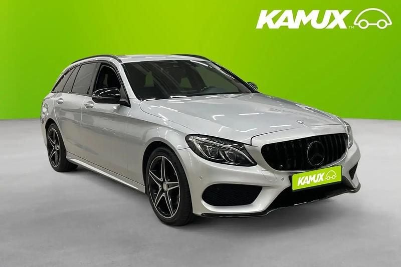 Silver/grå Begagnad 2017 Mercedes C220 AMG Kombi | 208 700 kr (Marknadspris) - Bild 1/4
