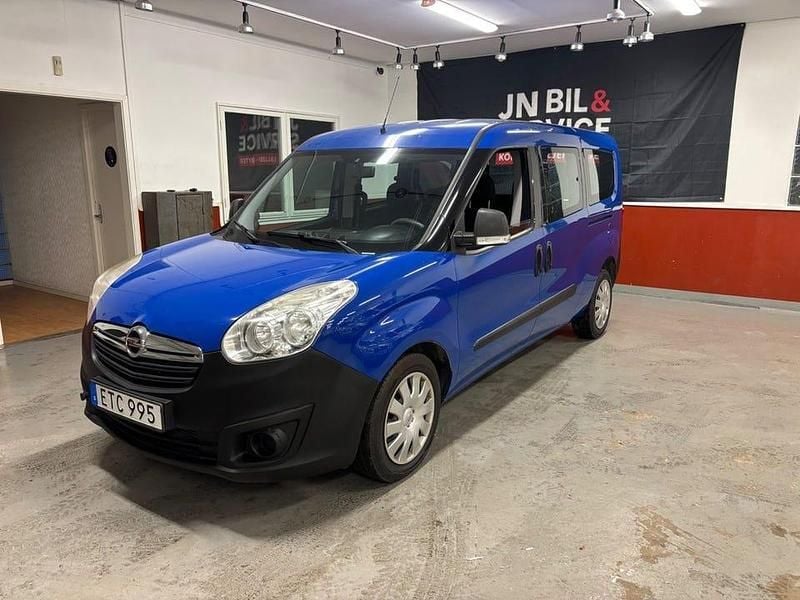 Blå Begagnad 2015 Opel Combo Minibuss | 69 900 kr (Marknadspris) - Bild 1/4