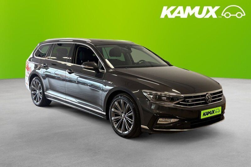 Silver/grå Begagnad 2021 VW Passat GT Kombi | 274 900 kr (Marknadspris) - Bild 1/4