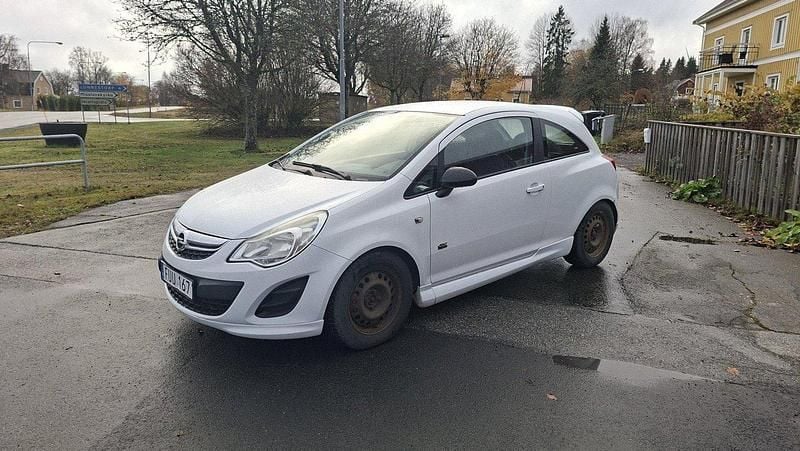 Vit Begagnad 2011 Opel Corsa OPC Halvkombi | 40 000 kr (Marknadspris) - Bild 1/4