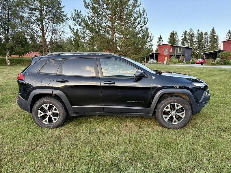 Svart Begagnad 2014 Jeep Cherokee SUV | 119 000 kr (Superpris) - Bild 1/4