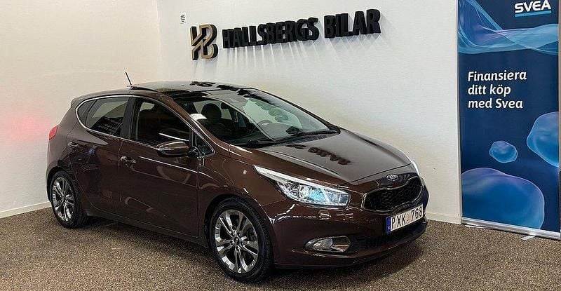 Brun Begagnad 2012 Kia Ceed Comfort Halvkombi | 87 900 kr (Dyr) - Bild 1/4