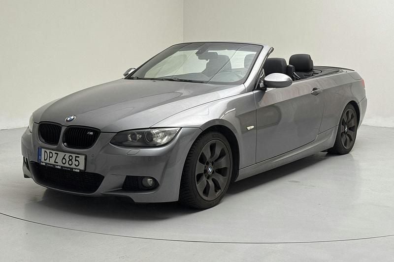 Grå Begagnad 2009 BMW 335 M Sport Cab | 184 000 kr - Bild 1/4