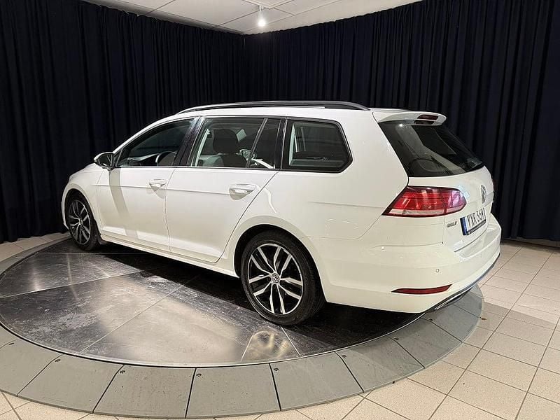 Begagnad VW Golf VII 110 HK (80 kW) 2017 Vit Kombi