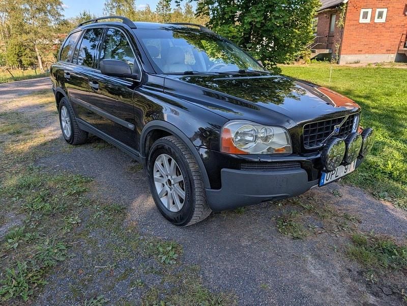 Svart Begagnad 2004 Volvo XC90 SUV | 38 000 kr (Superpris) - Bild 1/4