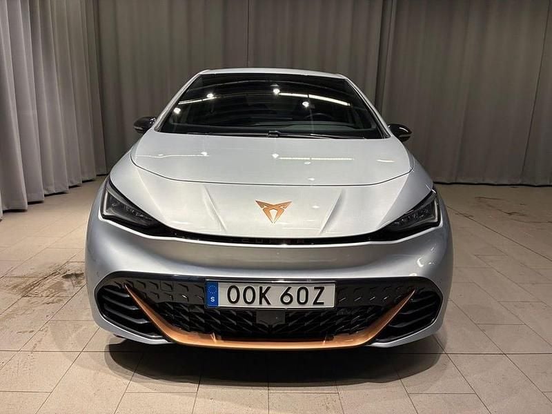 Begagnad Cupra Born 169 kW (231 HK) 2023 Silver Halvkombi