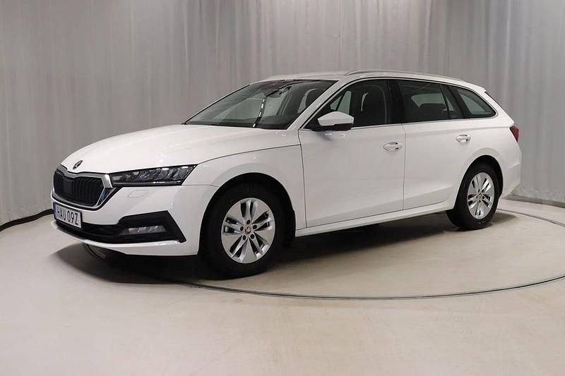 Vit Begagnad 2023 Skoda Octavia G-TEC Kombi | 264 900 kr (Marknadspris) - Bild 1/4