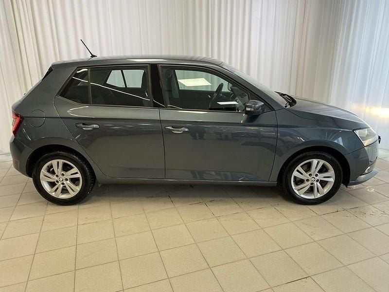 Begagnad Skoda Fabia Style 95 HK (69 kW) 2021 Grå Halvkombi