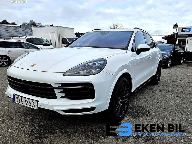 Begagnad 2018 Porsche Cayenne S Chrono SUV | 599 000 kr - Bild 1/4