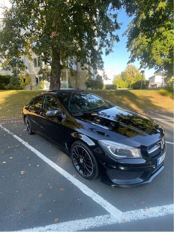 Svart Begagnad 2015 Mercedes CLA180 AMG Sedan | 175 000 kr - Bild 1/4