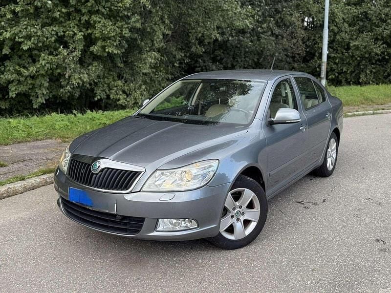 Begagnad 2012 Skoda Octavia Ambiente Halvkombi | 55 000 kr (Superpris) - Bild 1/4