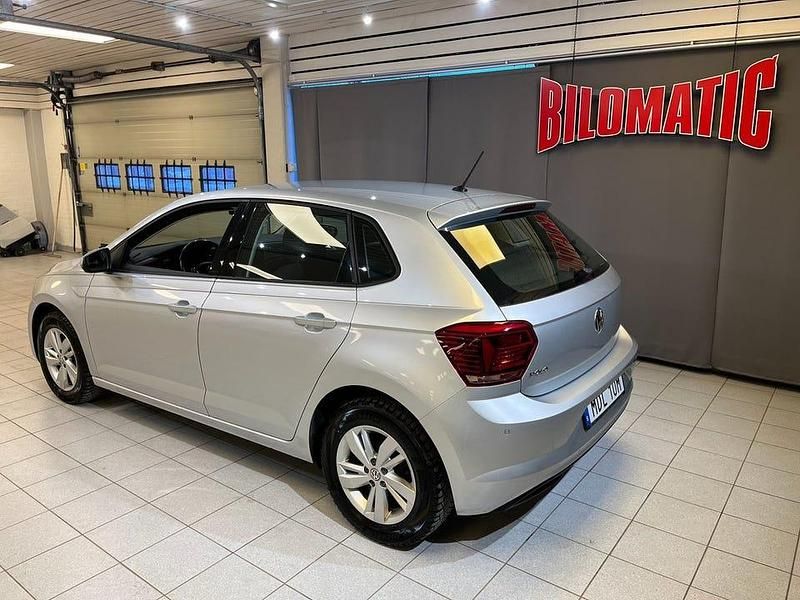 Begagnad VW Polo Comfortline 95 HK (69 kW) 2020 Silver Halvkombi