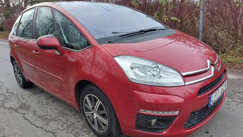 Röd Begagnad 2011 Citroën C4 Picasso Minibuss | 68 900 kr (Marknadspris) - Bild 1/4