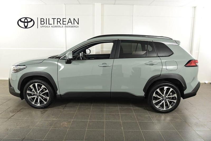 Begagnad Toyota Corolla Cross Style 197 HK (144 kW) 2023 Grön SUV