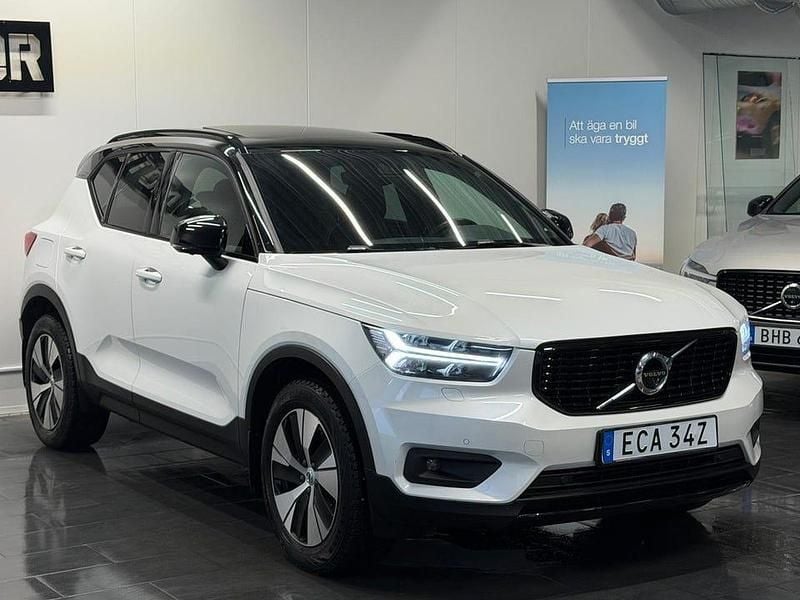 Begagnad Volvo XC40 R-Design 211 HK (155 kW) 2022 Vit SUV