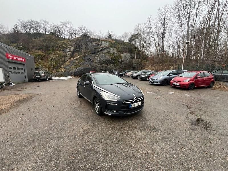 Begagnad Citroën DS5 112 HK (82 kW) 2012 Grå Halvkombi