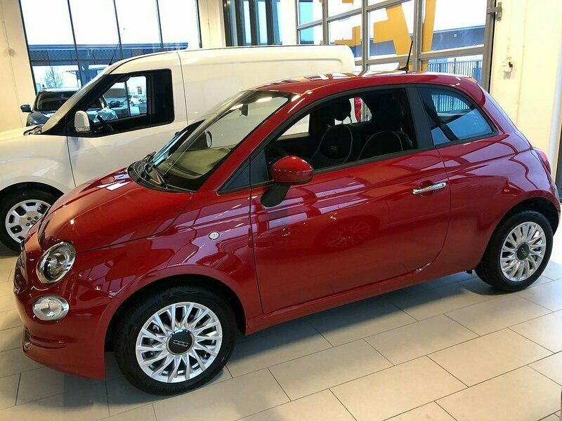 Begagnad Fiat 500 Lounge 71 HK (52 kW) 2020 Röd Halvkombi