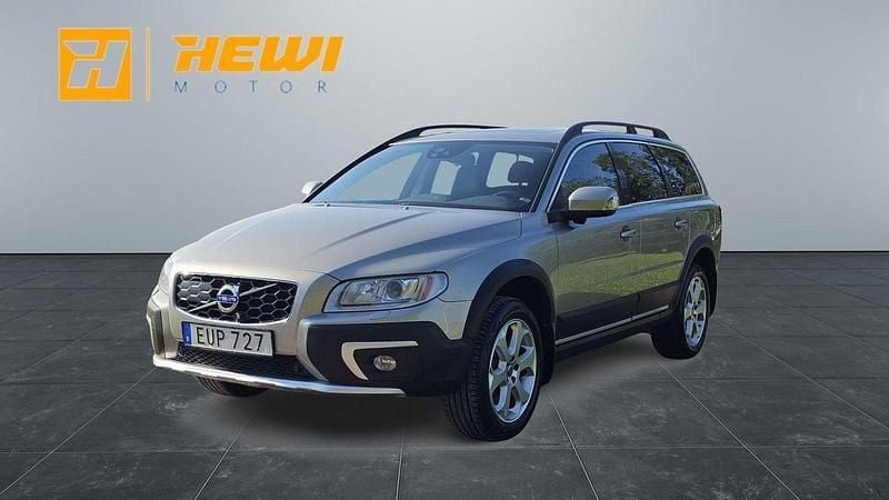 Ljusbrun (brun) Begagnad 2015 Volvo XC70 Summum SUV | 169 700 kr (Marknadspris) - Bild 1/4