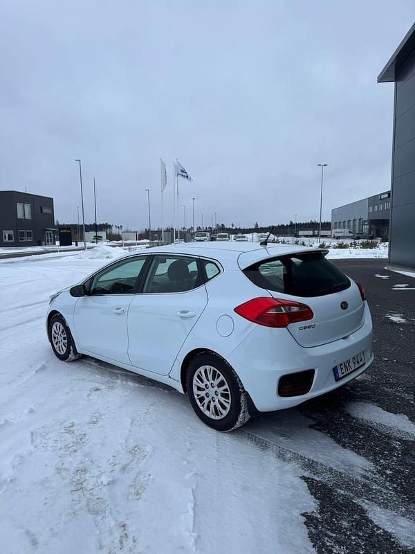 Begagnad Kia Ceed 136 HK (100 kW) 2016 Halvkombi