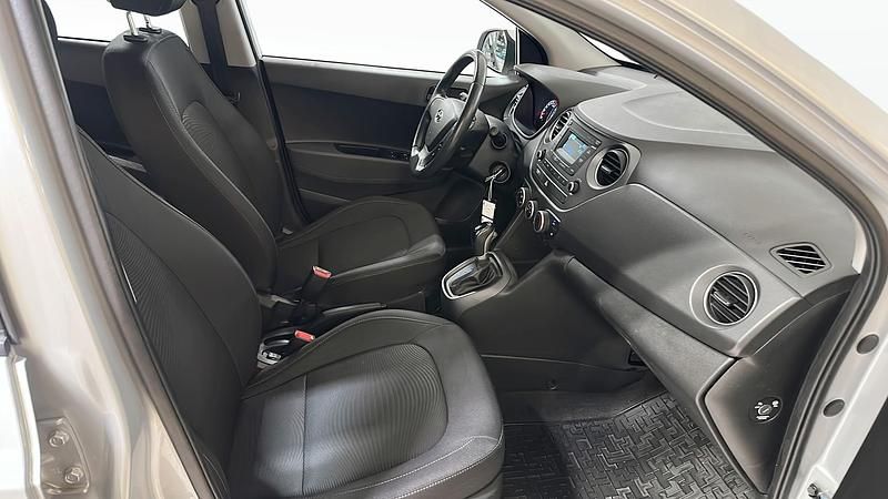 Begagnad Hyundai i10 Comfort 67 HK (49 kW) 2017 Silver Halvkombi