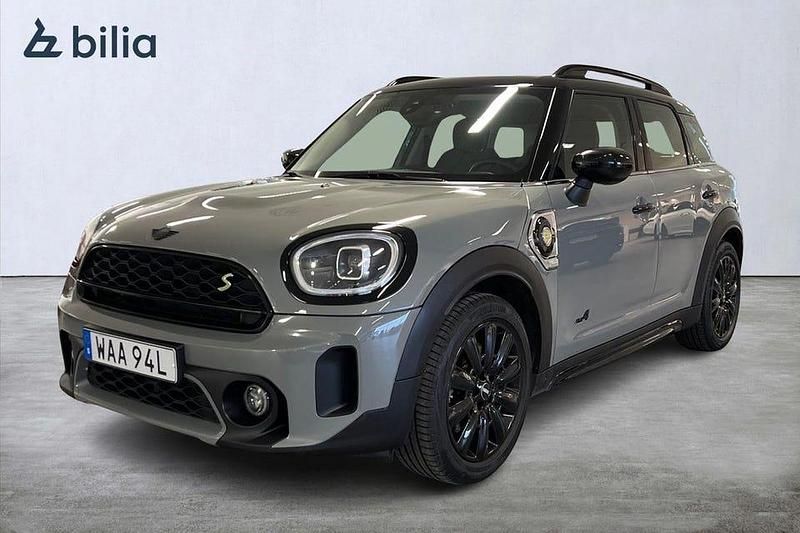 Grå Begagnad 2023 Mini Cooper Countryman Premium SUV | 229 900 kr (Marknadspris) - Bild 1/4