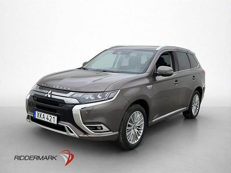 Begagnad Mitsubishi Outlander Comfort Edition 224 HK (164 kW) 2019 Brun SUV