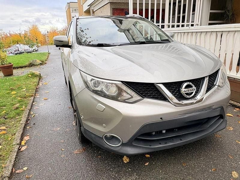 Silver Begagnad 2016 Nissan Qashqai SUV | 120 000 kr (Marknadspris) - Bild 1/4