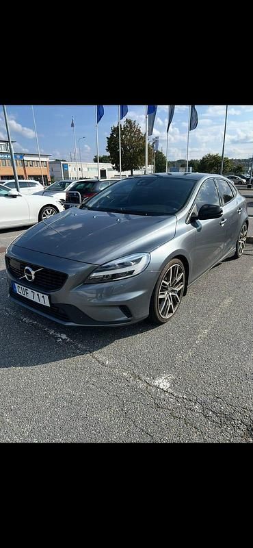 Begagnad Volvo V40 190 HK (139 kW) 2017