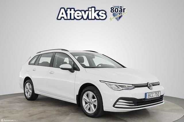 Vit Begagnad 2022 VW Golf VIII Life Kombi | 269 900 kr (Bra pris) - Bild 1/4