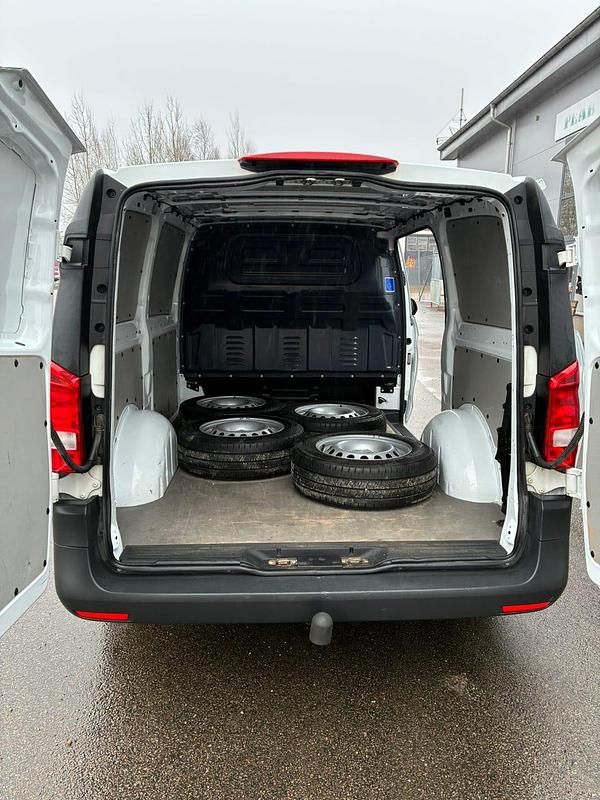 Begagnad Mercedes Vito 114 HK (83 kW) 2019 Van