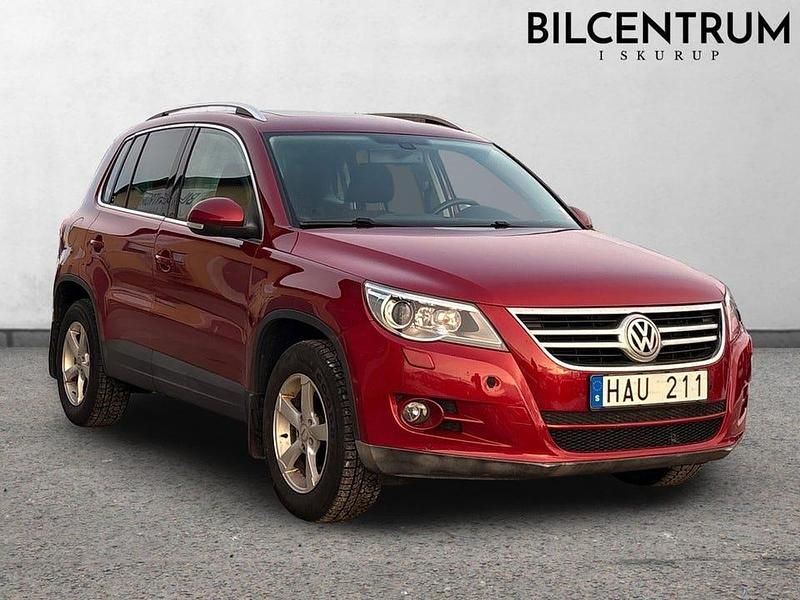 Begagnad VW Tiguan 200 HK (147 kW) 2008 Röd SUV
