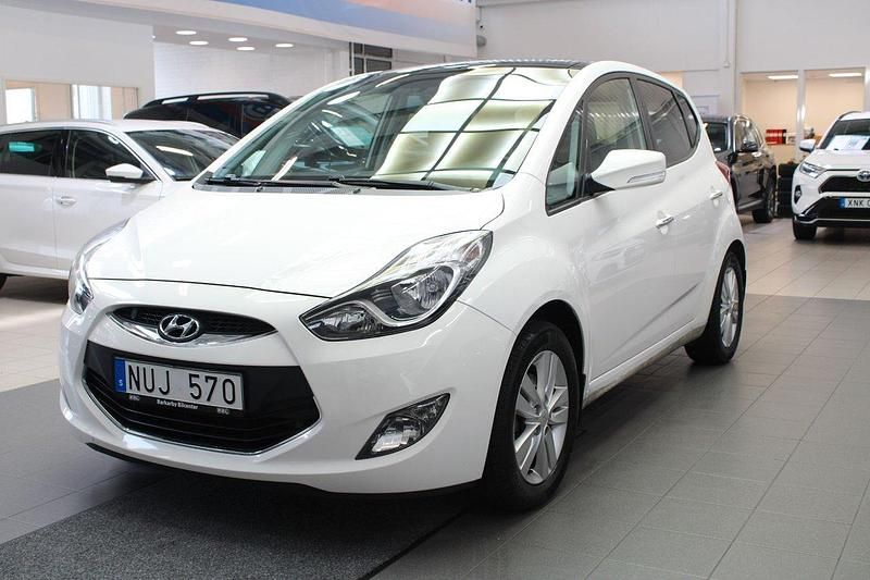 Vit Begagnad 2011 Hyundai ix20 Comfort Minibuss | 109 900 kr (Marknadspris) - Bild 1/4