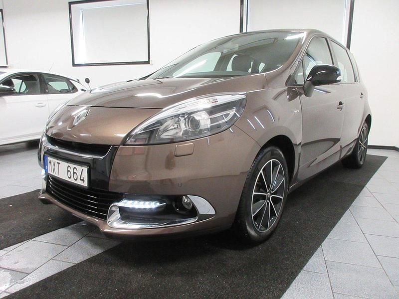 Brun Begagnad 2013 Renault Scénic III Bose Edition Minibuss | 84 500 kr (Marknadspris) - Bild 1/4