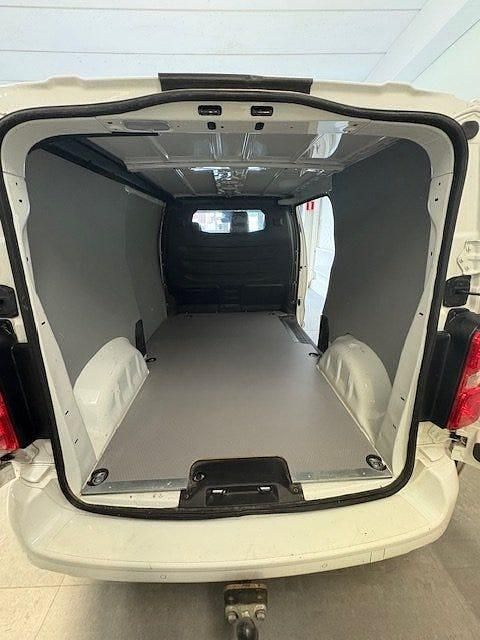 Begagnad Citroën Jumpy 122 HK (89 kW) 2020 Vit Minibuss