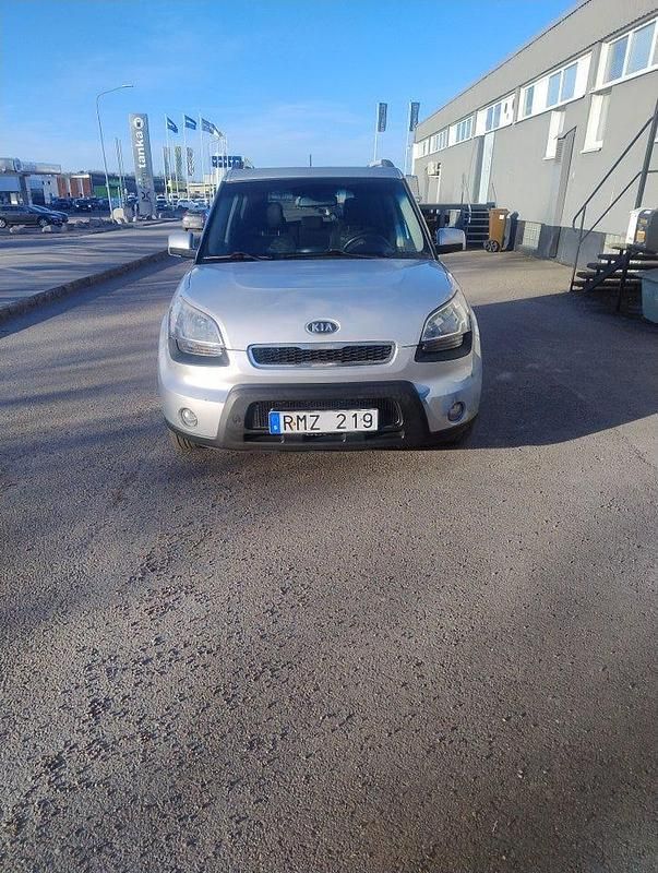 Begagnad Kia Soul 128 HK (94 kW) 2010 Silver SUV