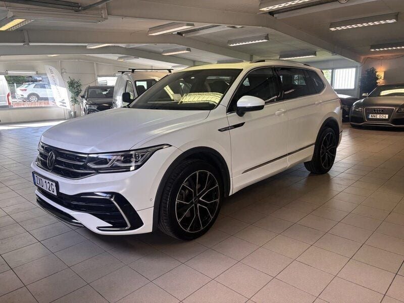 Blå Begagnad 2021 VW Tiguan Allspace R-line SUV | 439 899 kr (Dyr) - Bild 1/4