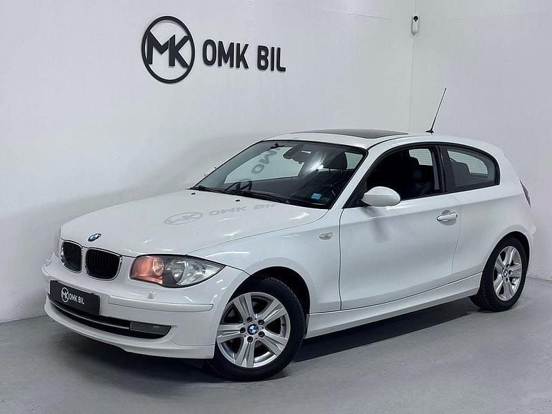Begagnad BMW 118 Advantage 143 HK (105 kW) 2007 Vit Halvkombi