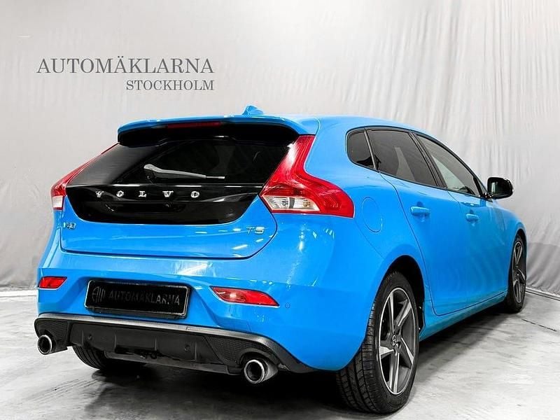 Begagnad Volvo V40 R-Design 254 HK (186 kW) 2013 Blå Halvkombi