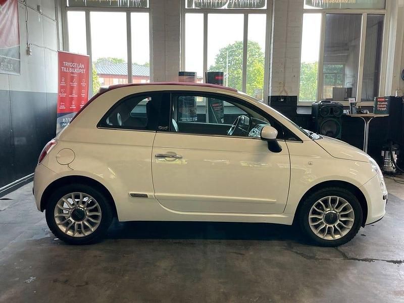 Begagnad Fiat 500 Lounge 70 HK (51 kW) 2010 Vit Cab