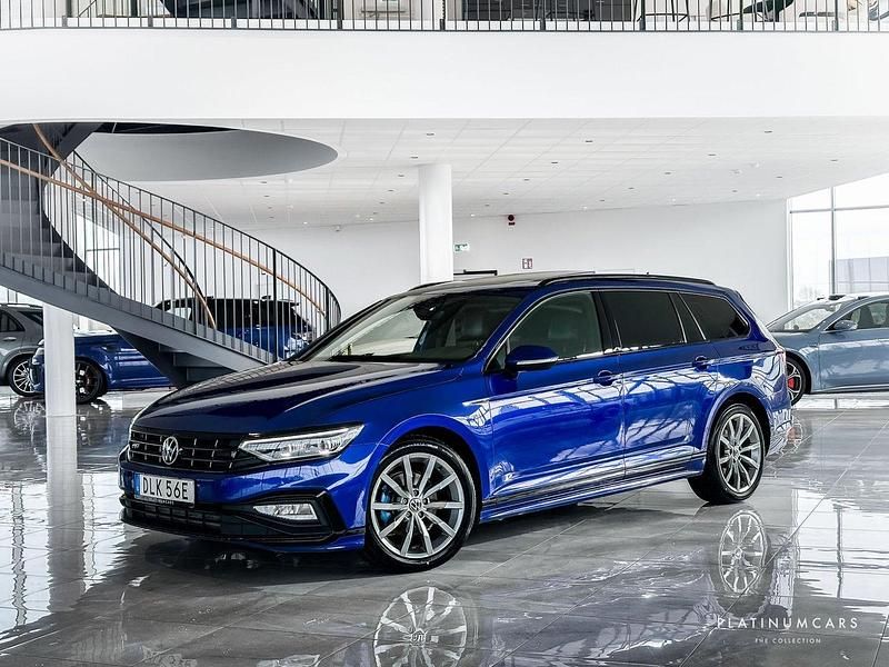 Blå Begagnad 2020 VW Passat Executive Kombi | 279 000 kr (Dyr) - Bild 1/4