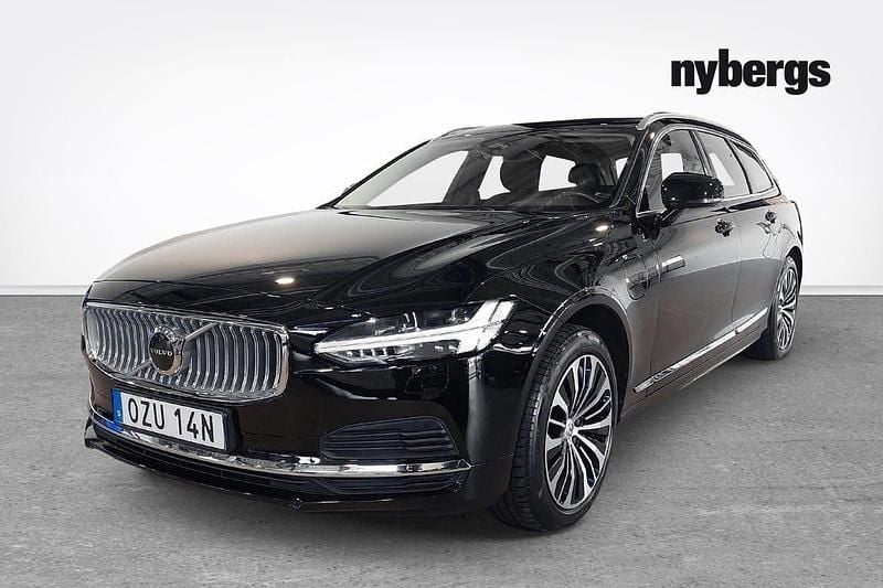 Svart Begagnad 2023 Volvo V90 Core Kombi | 359 000 kr (Marknadspris) - Bild 1/4