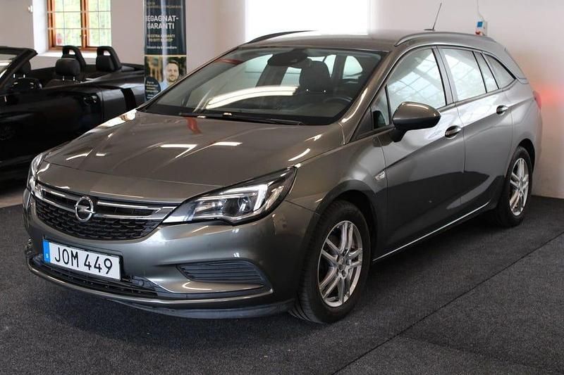 Grå Begagnad 2017 Opel Astra Kombi | 114 900 kr (Marknadspris) - Bild 1/4