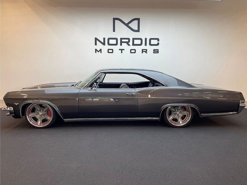 Ljusbrun Begagnad 1965 Chevrolet Impala Sport Sedan | 899 000 kr - Bild 1/4