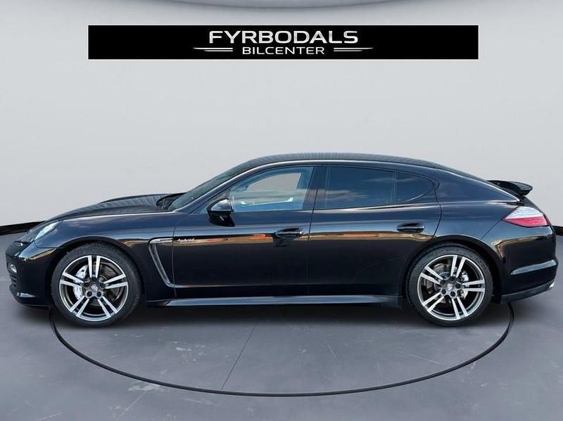 Begagnad Porsche Panamera S E-Hybrid Sport 379 HK (278 kW) 2012 Svart Sedan