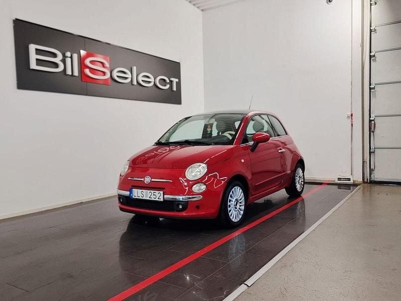 Röd Begagnad 2009 Fiat 500 Lounge Halvkombi | 34 900 kr (Marknadspris) - Bild 1/4