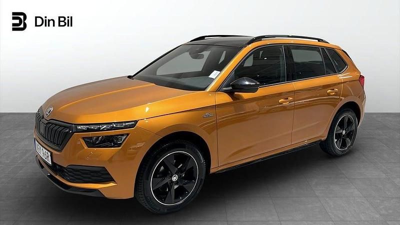Phoenix orange metallic Begagnad 2022 Skoda 110 R Monte Carlo Halvkombi | 226 900 kr - Bild 1/4