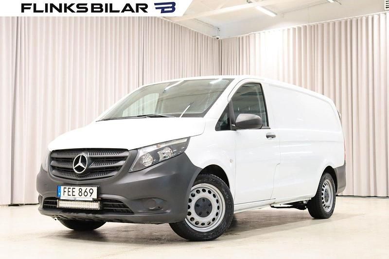 Vit Begagnad 2021 Mercedes Vito Minibuss | 329 900 kr (Marknadspris) - Bild 1/4
