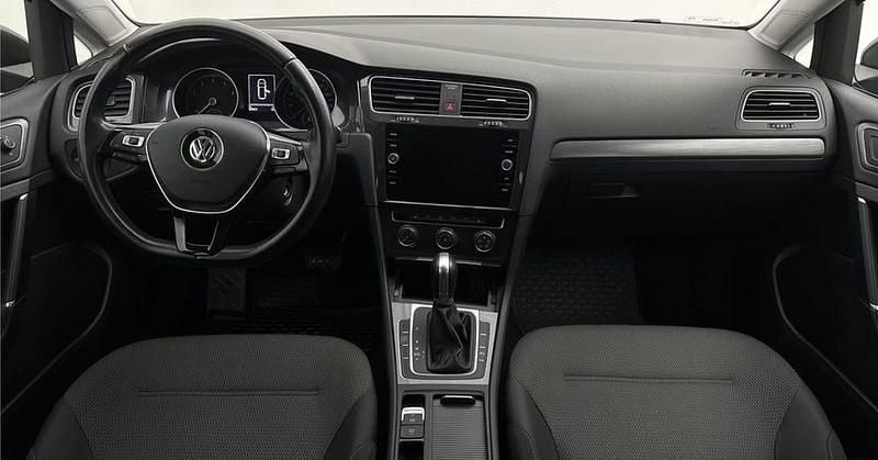 Begagnad VW Golf VII 131 HK (96 kW) 2019 Metallic Kombi